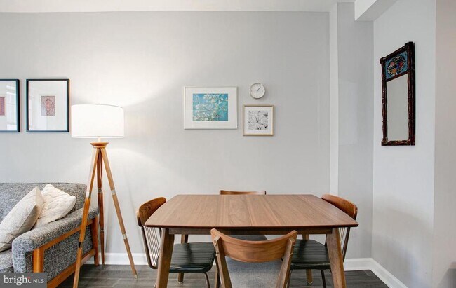 Foto del edificio - 1417 Newton St NW