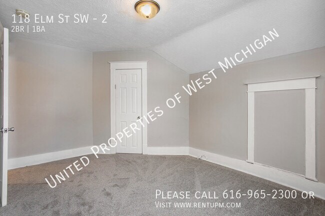 Foto del edificio - Available Now | Cute 2 Bedroom, 1 Bath Upp...