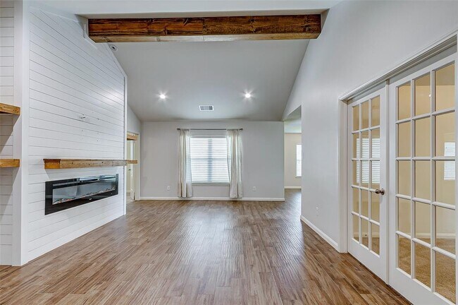 Building Photo - 20430 Oak Lodge Meadow Dr