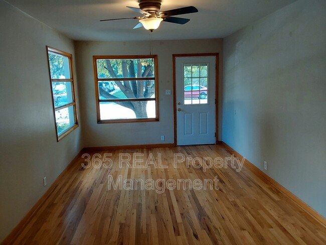 Foto del edificio - 1130 W Myrtle St