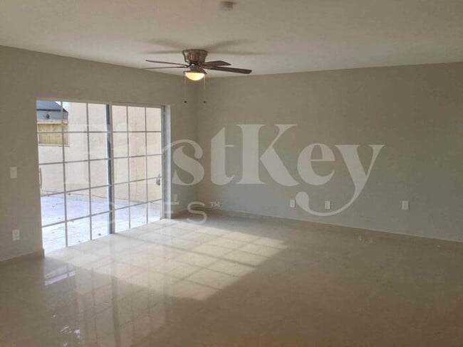 Foto del edificio - 6723 SW 140th Ave