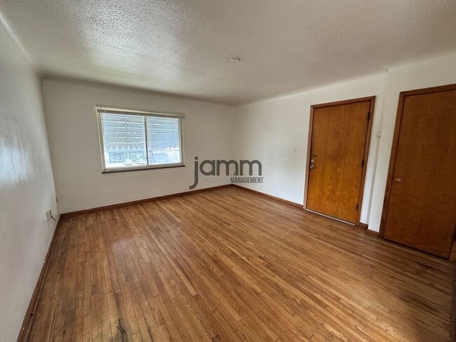 Building Photo - 4201 Rocky River Dr
