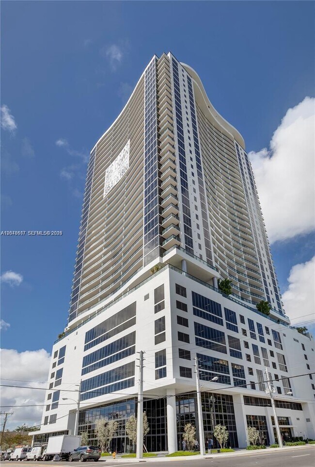 Building Photo - 1600 NE 1st Ave