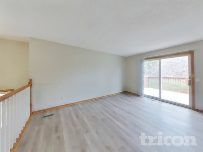 Foto del edificio - 4350 Thornhill Ln