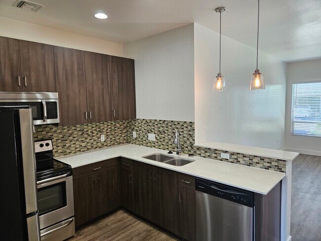 Foto del edificio - 8053 E Thomas Rd