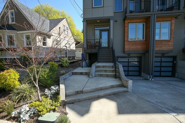 Photo - 2618 SE 51st Ave Apartment
