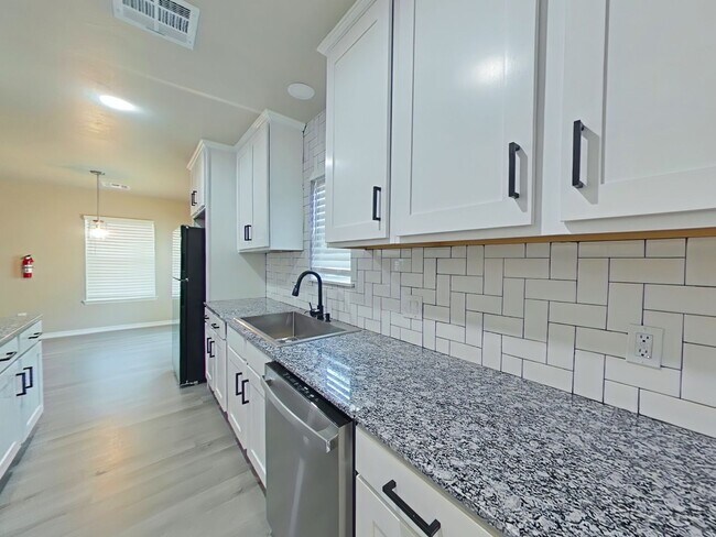 Foto del edificio - 1720 NW Cherry Ave
