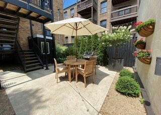 Foto del edificio - 2653 N Wilton Ave