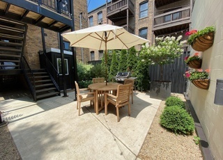 Building Photo - 2653 N Wilton Ave