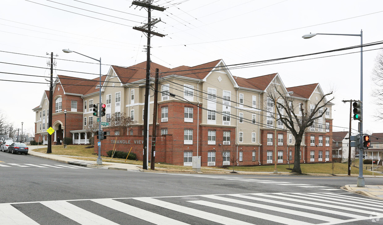 Building Photo - Triangle View