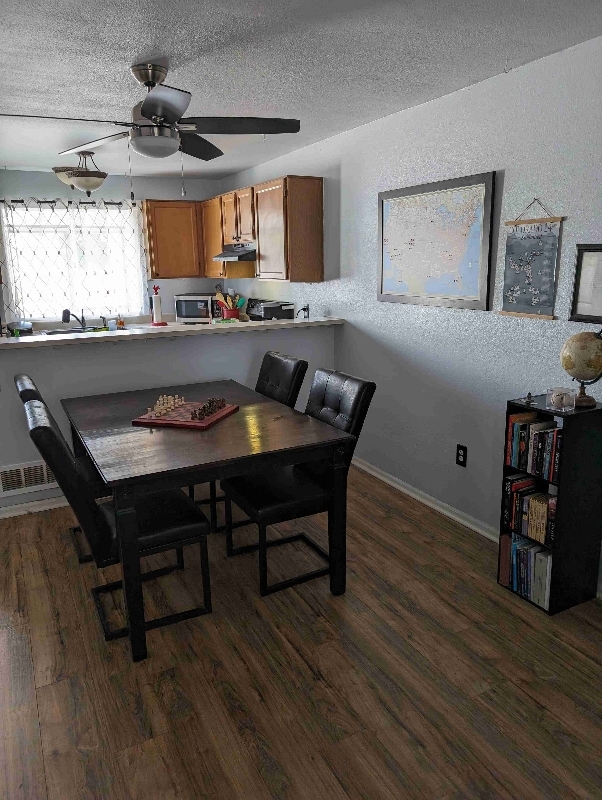 Foto del edificio - 9619 W Chatfield Ave