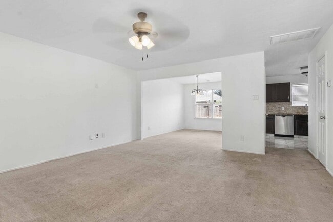 Building Photo - 10418 Iris Lake Ct