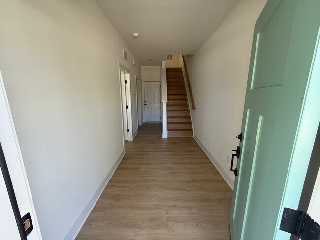 Building Photo - 15313 Sunray Aly