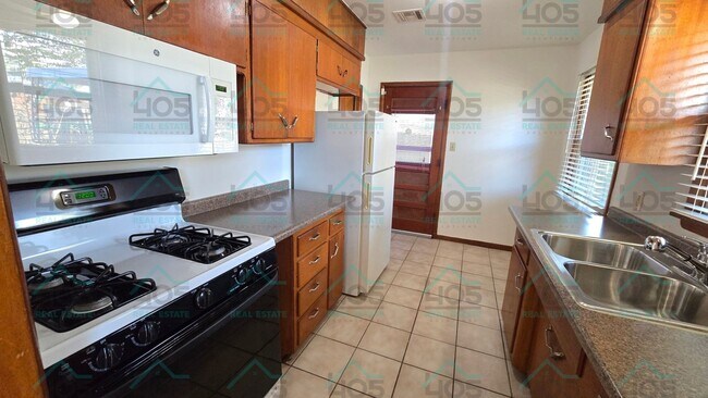 Foto del edificio - 2 Bed Rental in MWC