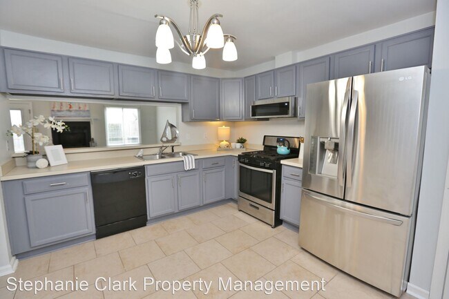 Building Photo - 3 br, 2.5 bath House - 1519 Sword Dancer D...