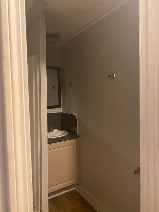 Building Photo - 130 W Carver Dr