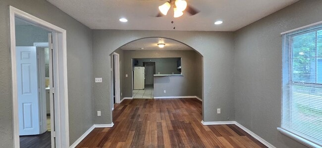 Foto del edificio - 3/2 Tampa home  close to Bush Gardens