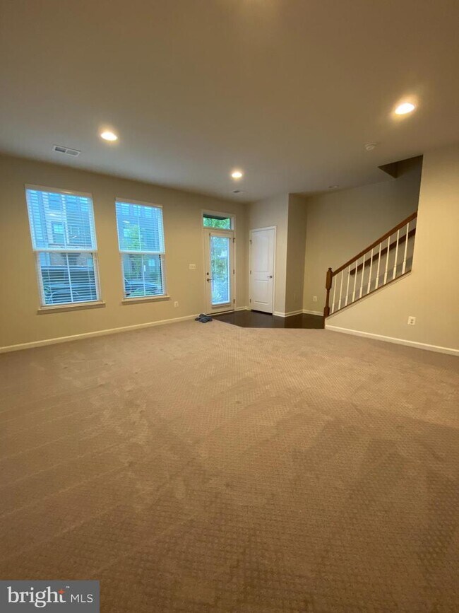 Foto del edificio - 22275 Sims Terrace