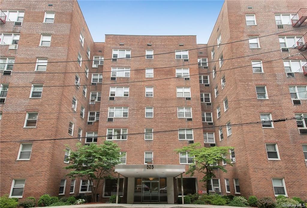 Primary Photo - 525 Bronxville Rd