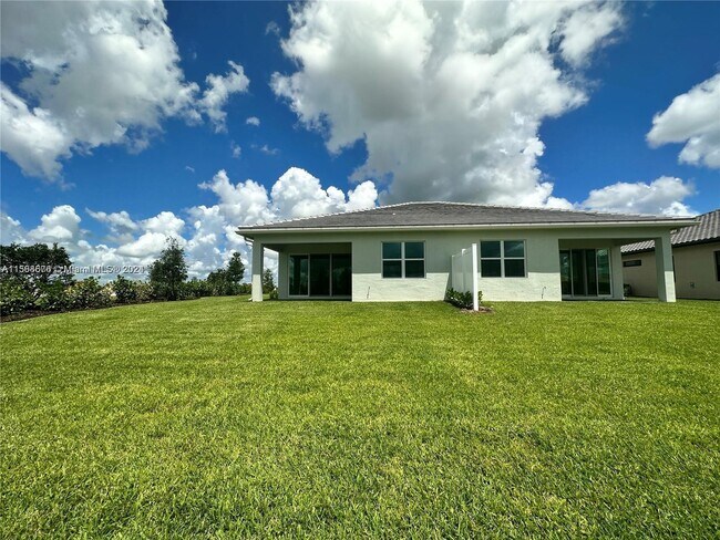 Building Photo - 27027 SW Viterbo Wy