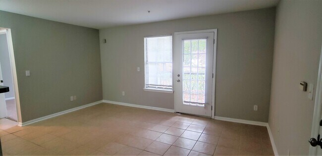 Foto del edificio - 1BR/1BA Timberlin Parc Luxury Condo