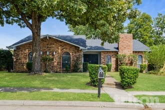 Building Photo - 414 Hemlock Dr