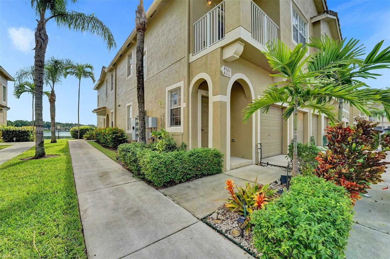 Primary Photo - 4301 SW 131st Ln