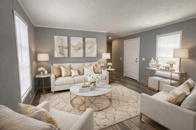 Building Photo - 831 N Pontiac Trail