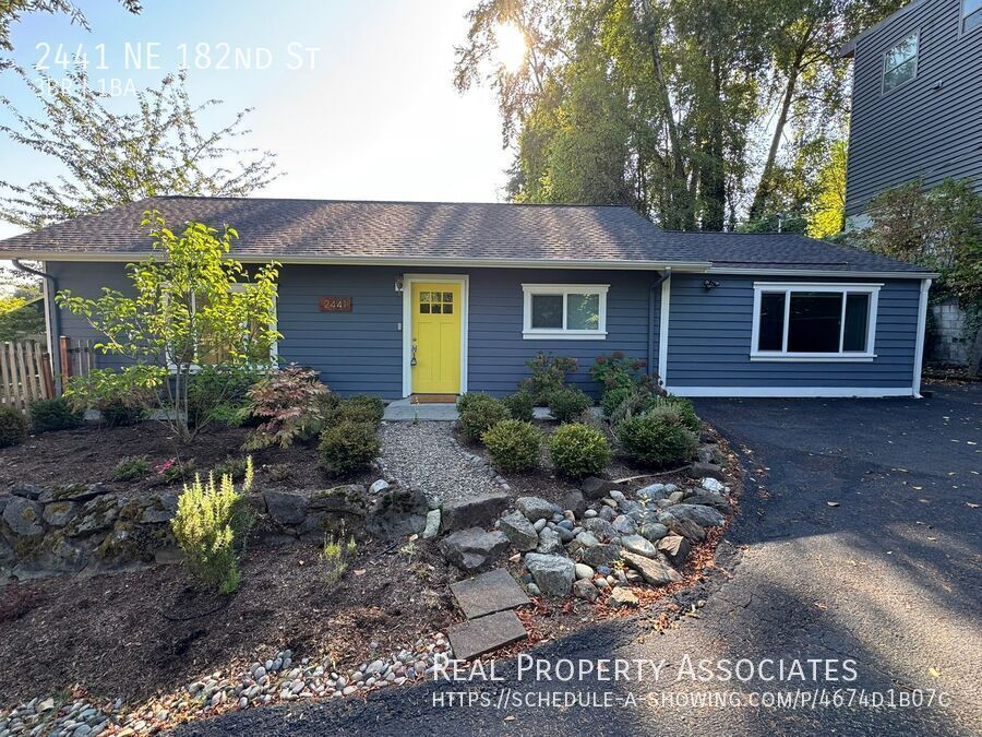 Foto principal - 2441 NE 182nd St
