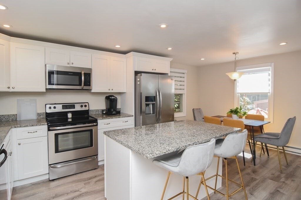 27 Blaney St Unit 2, Swampscott, MA 01907 Condo for Rent in