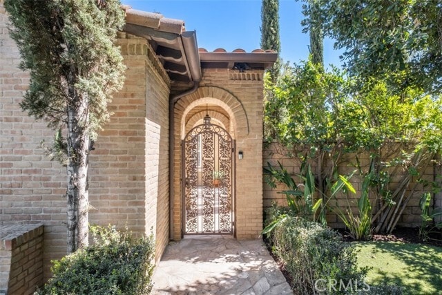 Building Photo - 20 Lookout