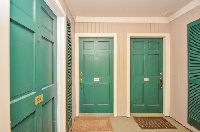 Foto del edificio - 2238 S Piney Point Rd