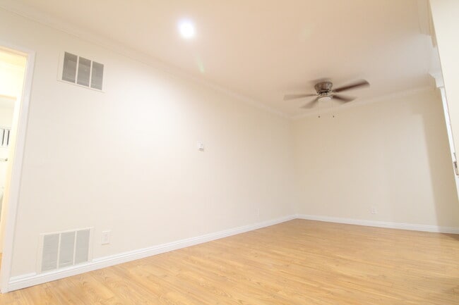 Building Photo - 3121 Bagley Ave