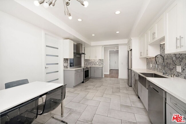 Foto del edificio - 5974 Buckingham Pkwy