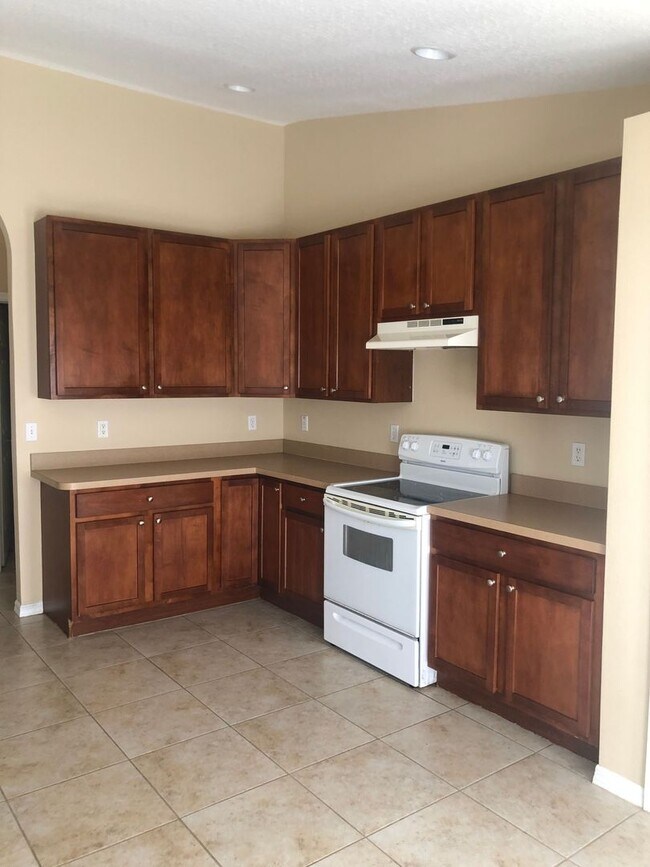 Foto del edificio - 3 BEDROOM RENTAL HOME AVAILBLE NOW