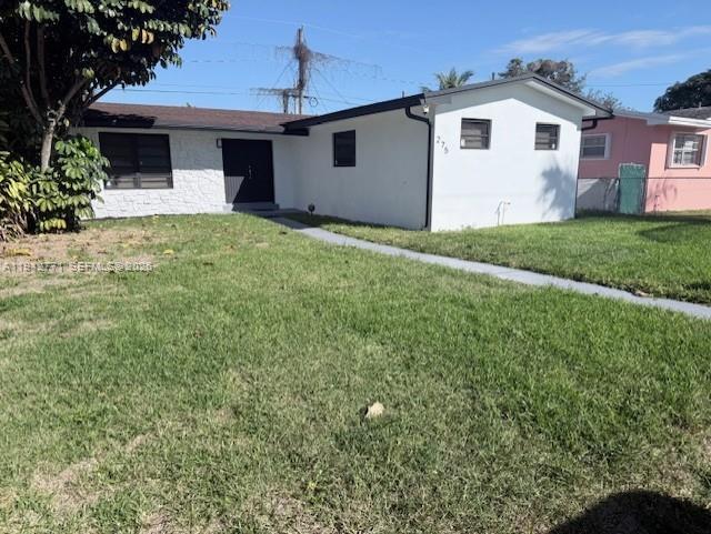 Foto del edificio - 275 NE 173rd St