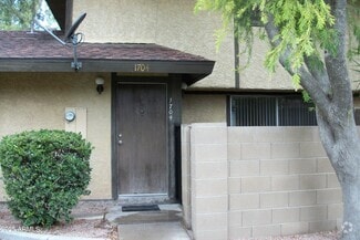 Building Photo - 1704 W Village Way