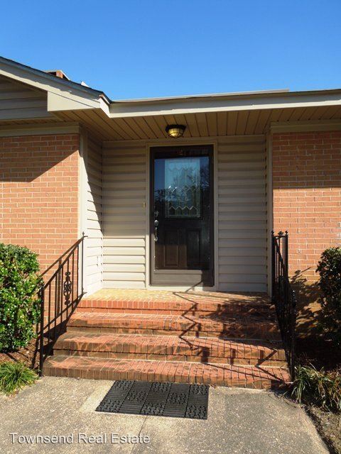 Building Photo - 5810 Arbutus Trl