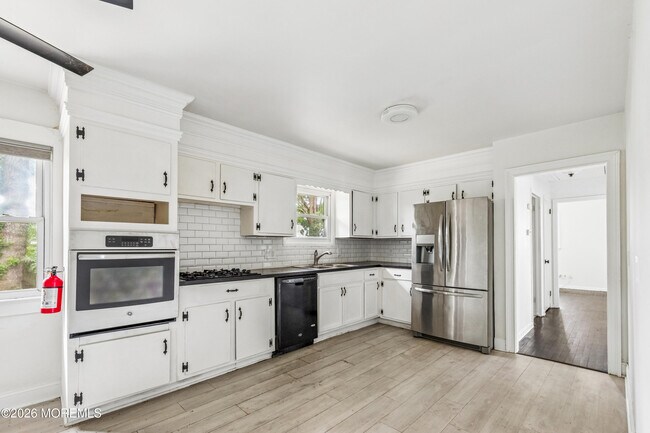 Building Photo - 297 Cambourne Dr