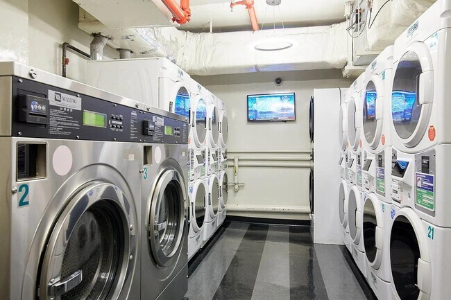 Foto del edificio - 222 E 39th St