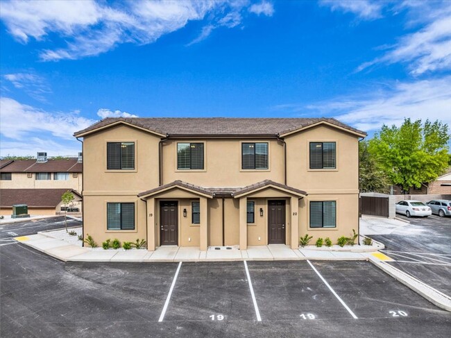 Building Photo - New Townhome Next to Utah Tech