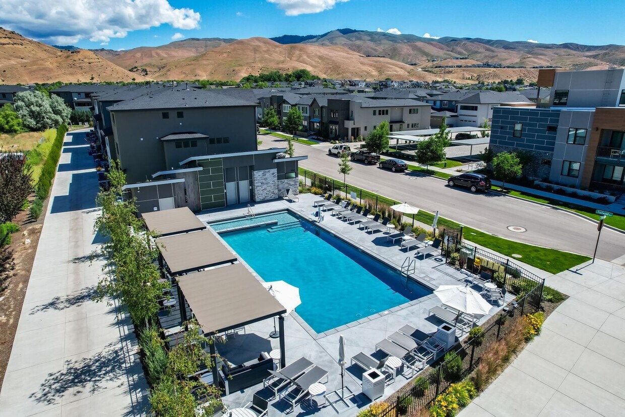 Primary Photo - EAST BOISE LUXURY LOFT w/VIEWS!