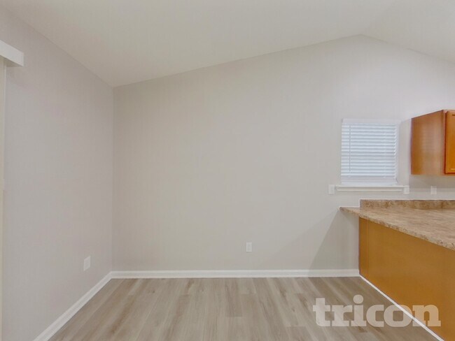 Foto del edificio - 427 Lynnell Way