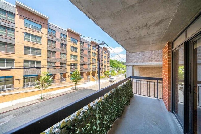Foto del edificio - 759 2nd St