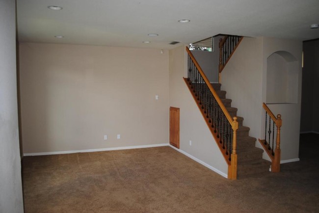Building Photo - 811 Queensland Circle