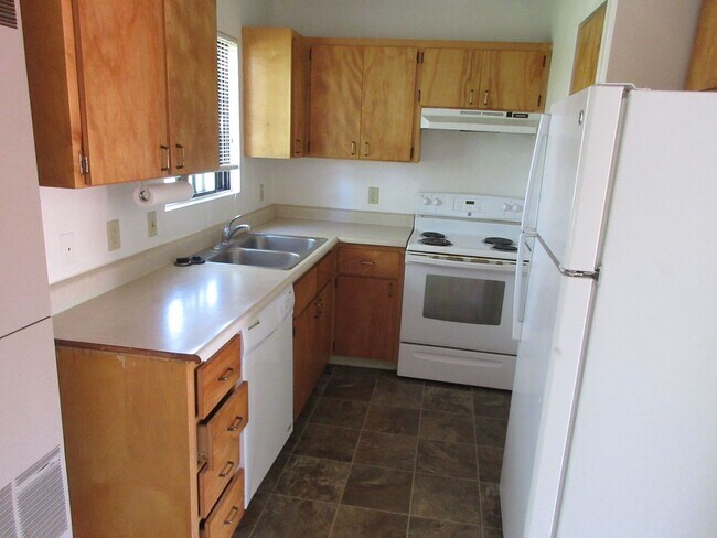 Foto del edificio - 2 bedroom, 1.5 bathroom, 2 condo near SUU