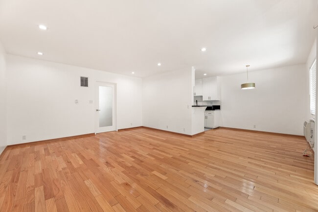 Foto del edificio - 1608 S Bentley Ave
