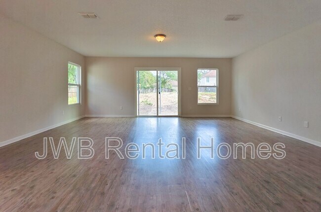 Foto del edificio - 8275 Maple St