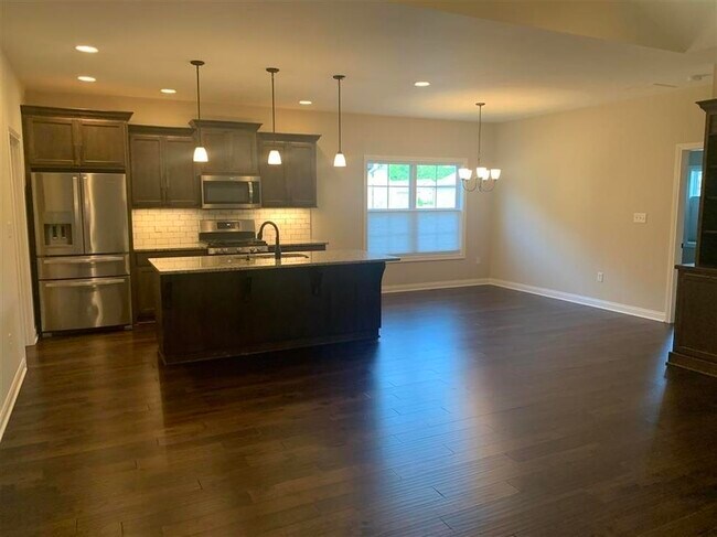Foto del edificio - 4187 Beechwood Ln