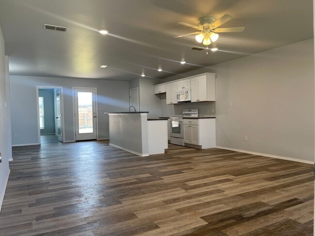 Foto del edificio - 3 bed 2 bath in Frenship ISD